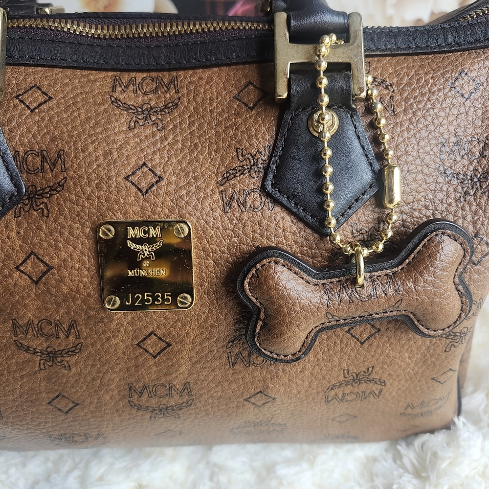 MCM Brown Visetos Tote with Gold Accents - Picture 5 of 16